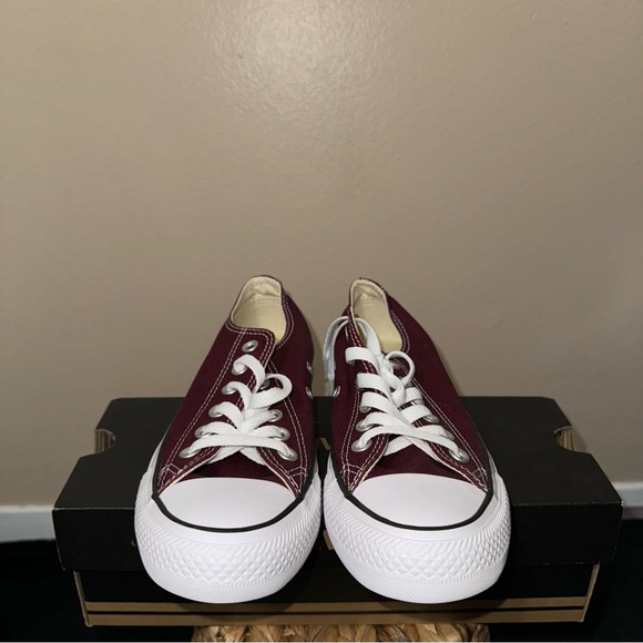 Converse Shoes - Picture 1 of 4